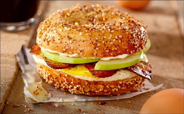 Bruegger's Bagels You may quickly get a Free 3 Bruegger's Bagels from Bruegger's Bagels by just entering your email address. Then, please enter your information in the Bruegger's Bagels Survey and finish it to get a discount code and validation code.